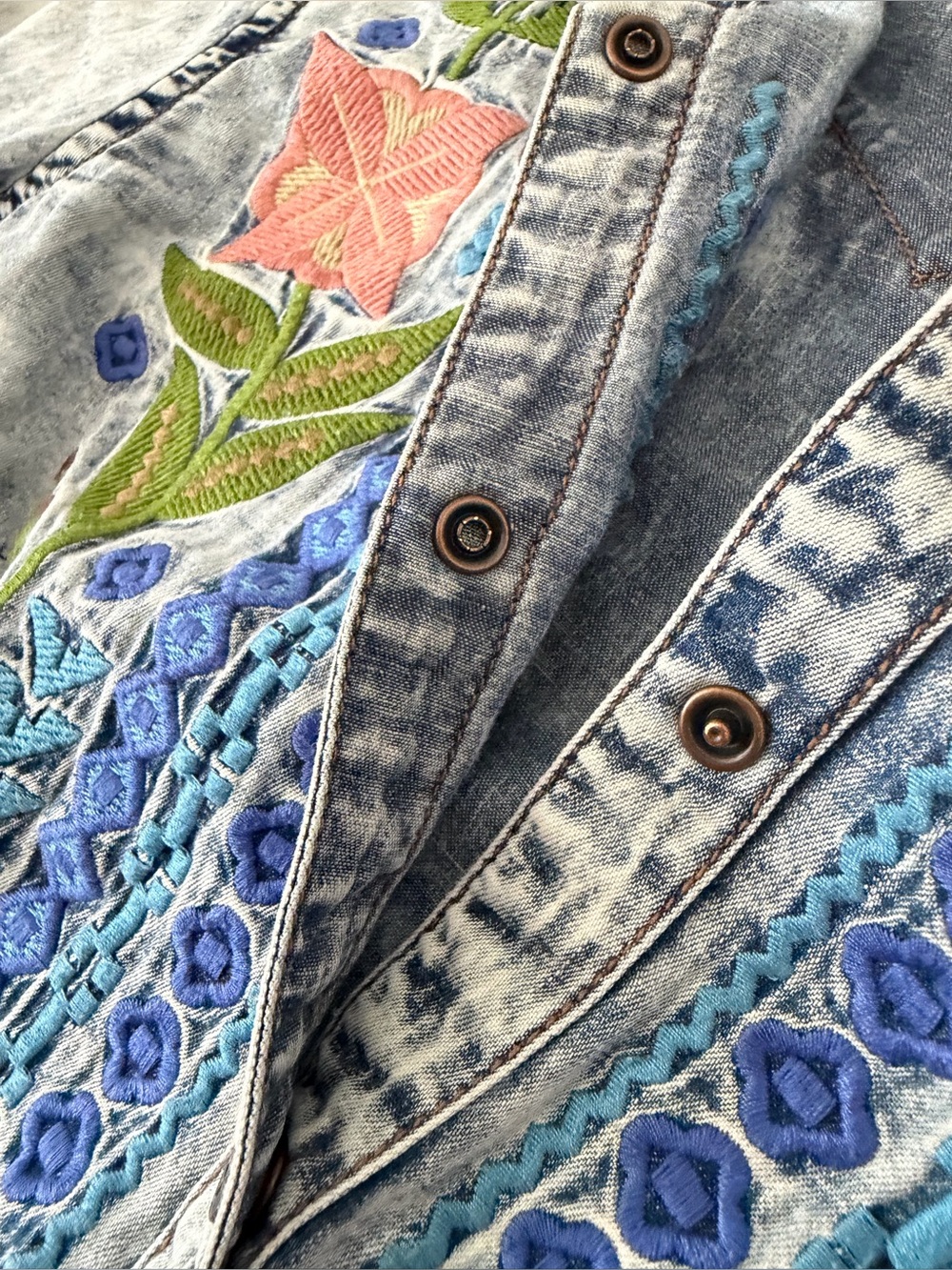 Ryan Michael Indigo Floral Embroidered Acid-Wash Grey Denim Snap Button Shirt - Picture 13 of 16